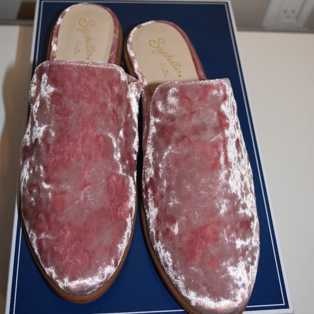 Seychelles Pink Crushed Velvet Mules. Size 8. NIB